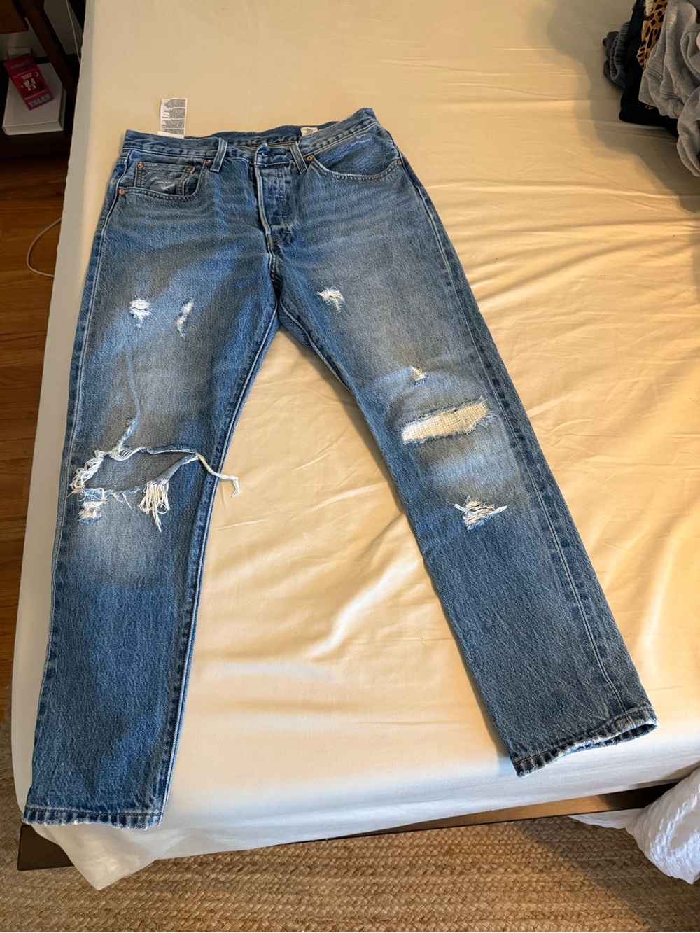 Women’s Distressed Levi’s Blue Denim Jeans - Classic Fit